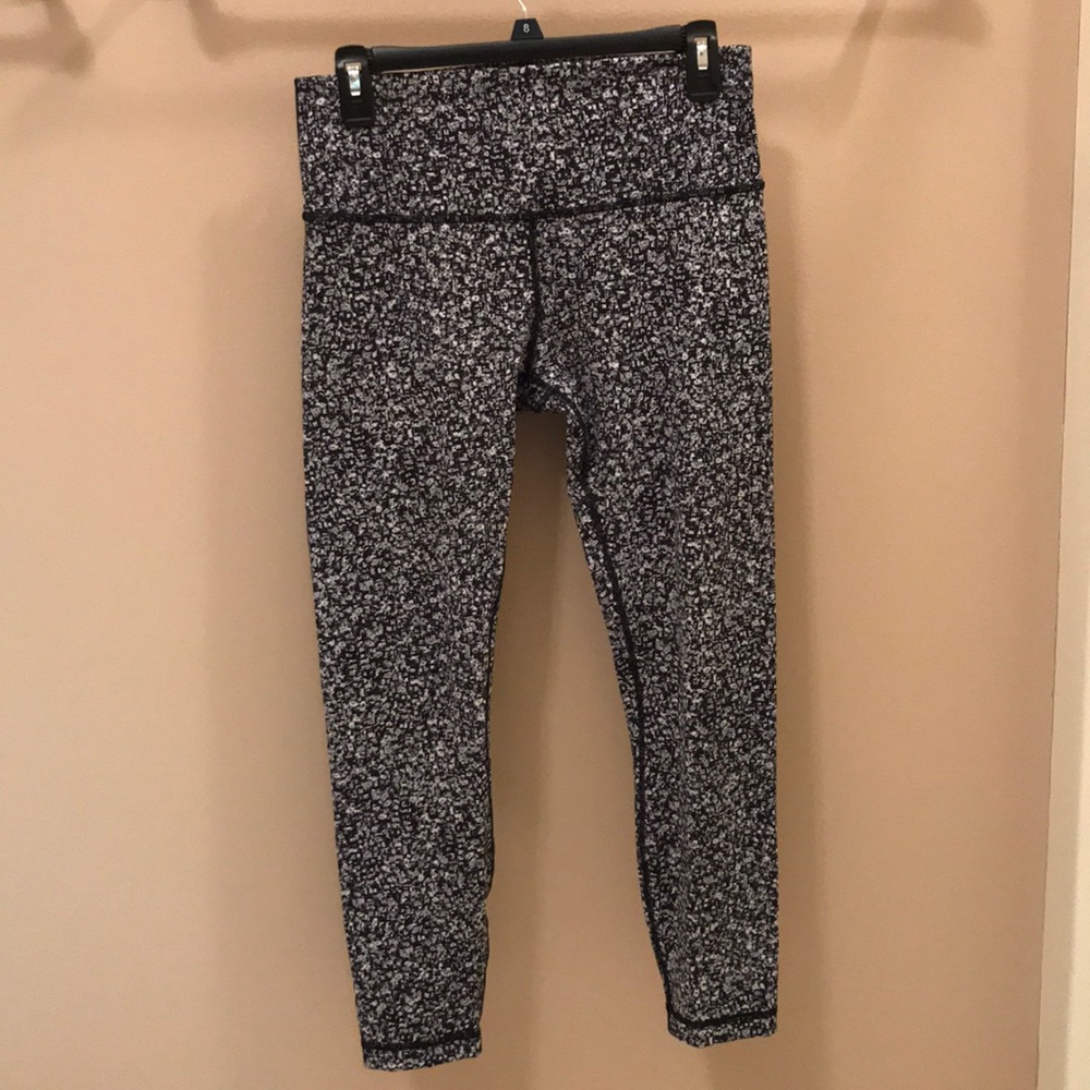 Lulu lemon crop yoga pants